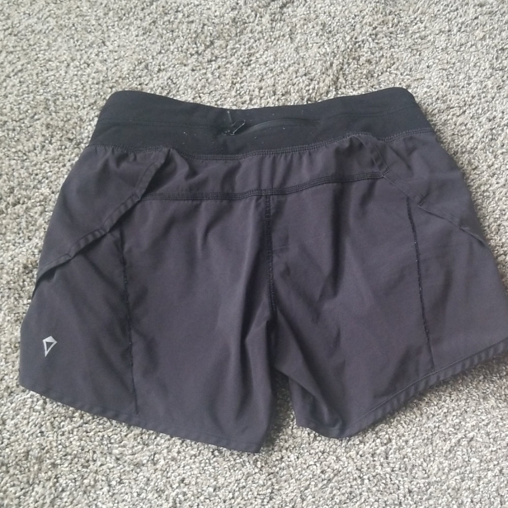 Ivviva relay racer short